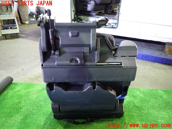 1UPJ-9235177265]セレナ(GFC27)左3列目シート 中古_5