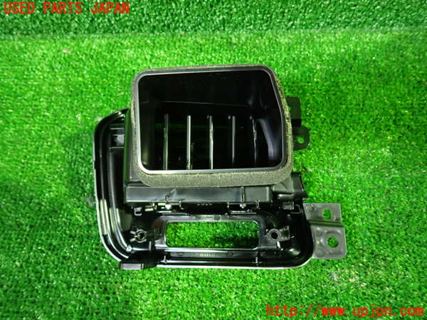 1UPJ-9235177526]セレナ(GFC27)エアコン吹き出し口1 中古_2