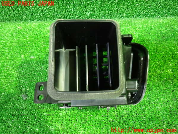 1UPJ-9235177527]セレナ(GFC27)エアコン吹き出し口2 中古_2