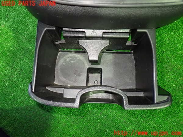 1UPJ-9235177549]セレナ(GFC27)コンソール 中古_2