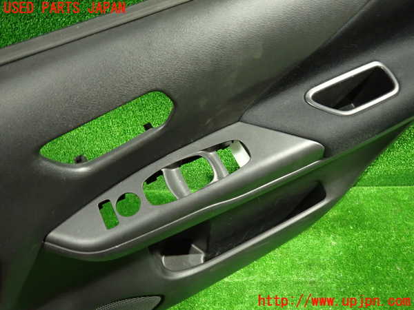 1UPJ-9235171234]セレナ(GFC27)右前ドア内張り 中古_2