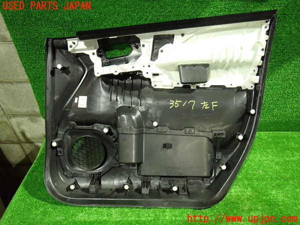 1UPJ-9235171264]セレナ(GFC27)左前ドア内張り 中古_3