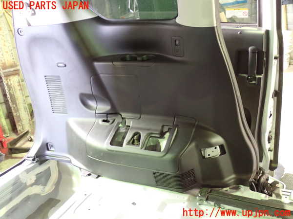 1UPJ-9235177680]セレナ(GFC27)左リアピラートリム 中古_4