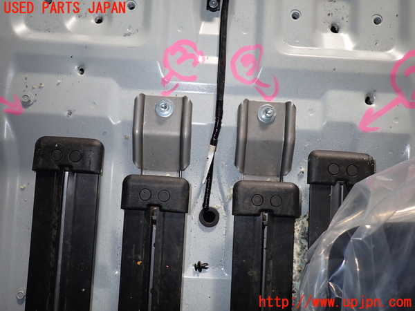 1UPJ-9235177498]セレナ(GFC27)シートレール③3 中古_2