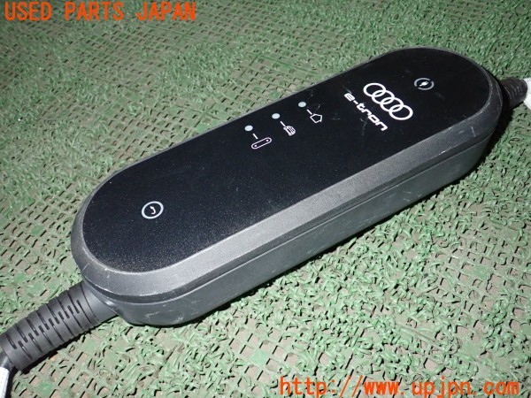 3UPJ=9235180550]アウディ Q4 スポーツバック e-tron(FZEBJ)純正 8V4.971.675.BC 充電ケーブル チャージャーケーブル 3.6ｋW Type1 16A 中古_2