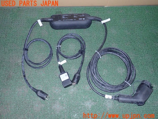 3UPJ=9235180550]アウディ Q4 スポーツバック e-tron(FZEBJ)純正 8V4.971.675.BC 充電ケーブル チャージャーケーブル 3.6ｋW Type1 16A 中古_3