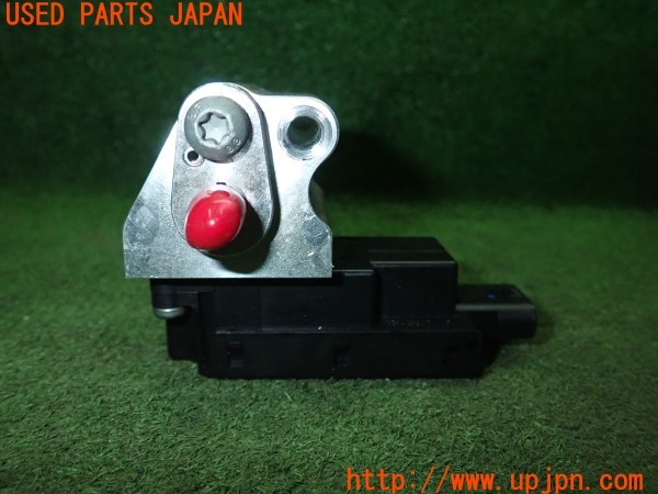 3UPJ=9235180581]アウディ Q4 スポーツバック e-tron(FZEBJ)純正 1EA816590B A/Cエキスパンションバルブ エアコン 中古_3