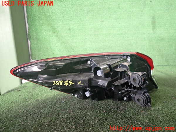 2UPJ-9235181530]アウディ・Q4 スポーツバック e-tron(FZEBJ)右テールランプ 中古_2