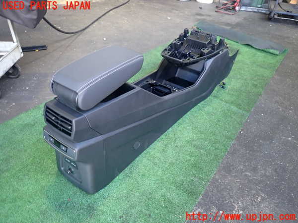 2UPJ-9235187540]アウディ・Q4 スポーツバック e-tron(FZEBJ)センターコンソール 中古_2