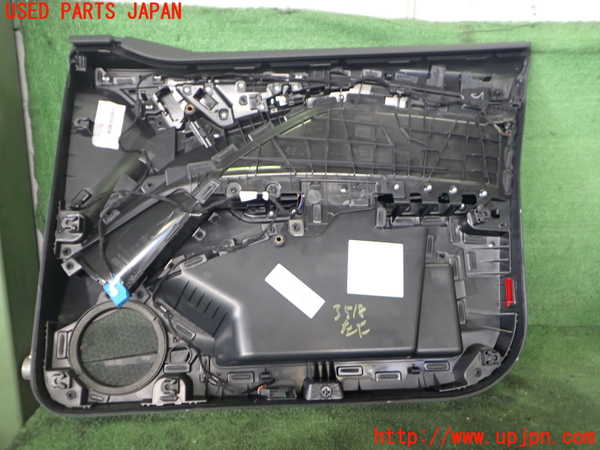 2UPJ-9235181264]アウディ・Q4 スポーツバック e-tron(FZEBJ)左前ドア内張り 中古_3