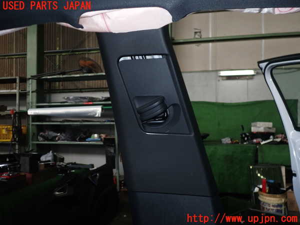 2UPJ-9235187670]アウディ・Q4 スポーツバック e-tron(FZEBJ)左センターピラートリム 中古_2