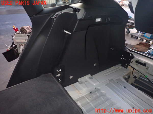 2UPJ-9235187675]アウディ・Q4 スポーツバック e-tron(FZEBJ)右リアピラートリム 中古_3