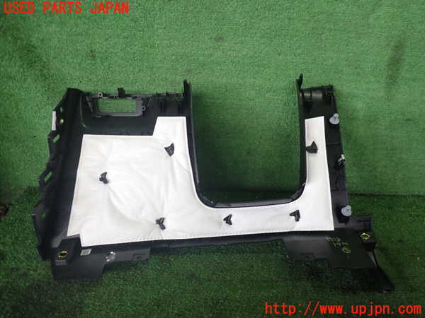 2UPJ-9235187693]アウディ・Q4 スポーツバック e-tron(FZEBJ)内装トリム類3 中古_2