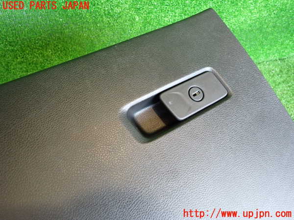 2UPJ-9235197516]ジープ・レネゲード(BV13PM)グローブボックス1 中古_2