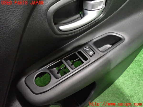 2UPJ-9235191234]ジープ・レネゲード(BV13PM)右前ドア内張り 中古_3