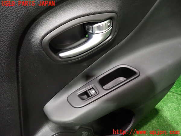 2UPJ-9235191294]ジープ・レネゲード(BV13PM)右後ドア内張り 中古_3