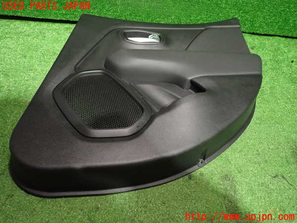 2UPJ-9235191294]ジープ・レネゲード(BV13PM)右後ドア内張り 中古_5