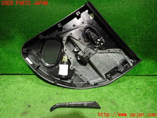 2UPJ-9235191324]ジープ・レネゲード(BV13PM)左後ドア内張り 中古_2