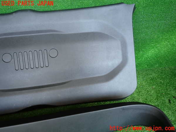2UPJ-9235191578]ジープ・レネゲード(BV13PM)バックドア内張り 中古_2