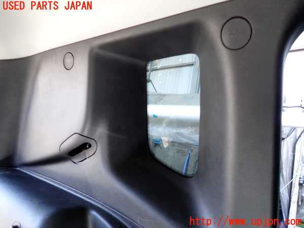 2UPJ-9235197680]ジープ・レネゲード(BV13PM)左リアピラートリム 中古_3