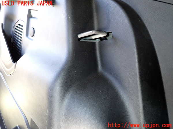 2UPJ-9235197680]ジープ・レネゲード(BV13PM)左リアピラートリム 中古_4