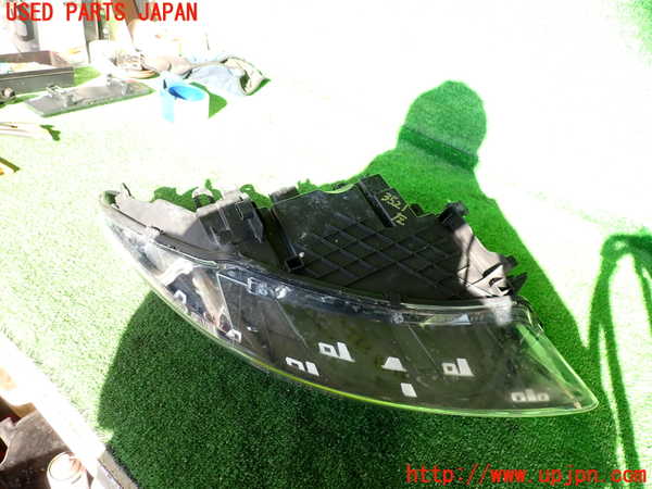 2UPJ-9235211132]ルノー・メガーヌ R.S.(ルノー・スポール)(DZF4R)左ヘッドライト ハロゲン 中古_3