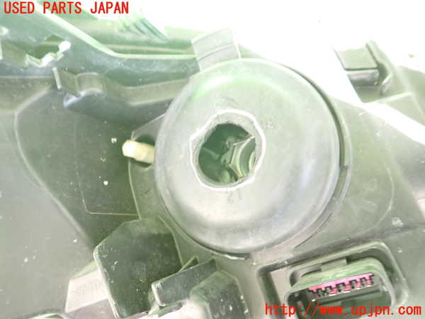 2UPJ-9235211132]ルノー・メガーヌ R.S.(ルノー・スポール)(DZF4R)左ヘッドライト ハロゲン 中古_4