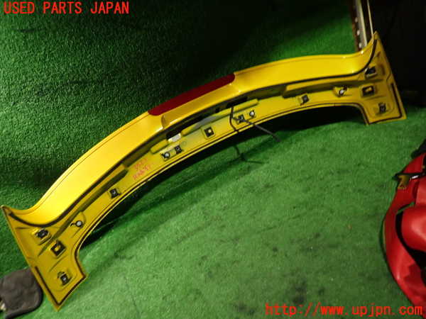 2UPJ-9235211520]ルノー・メガーヌ R.S.(ルノー・スポール)(DZF4R)リアスポイラー 中古_2