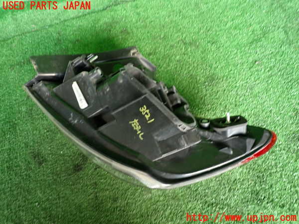 2UPJ-9235211536]ルノー・メガーヌ R.S.(ルノー・スポール)(DZF4R)左テールランプ 中古_2