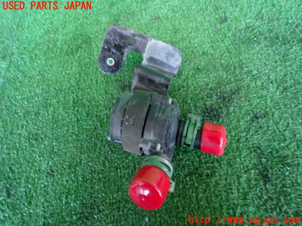 2UPJ-9235212110]ルノー・メガーヌ R.S.(ルノー・スポール)(DZF4R)ウォーターポンプ 中古_2