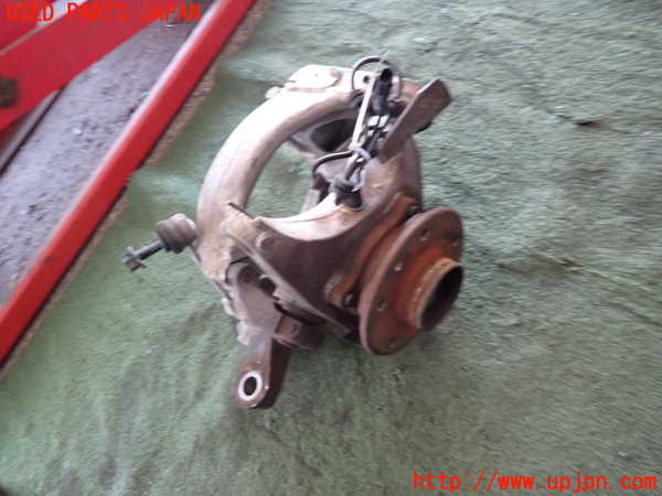 2UPJ-9235214290]ルノー・メガーヌ R.S.(ルノー・スポール)(DZF4R)右フロントナックルハブ 中古_2