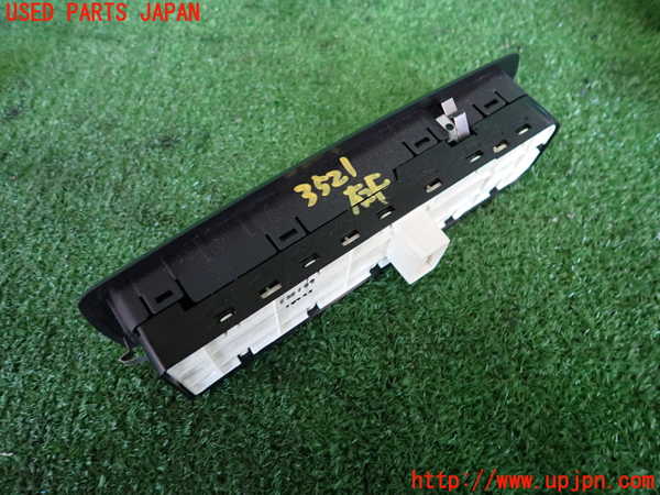 2UPJ-9235216240]ルノー・メガーヌ R.S.(ルノー・スポール)(DZF4R)右前パワーウィンドウスイッチ 中古_2