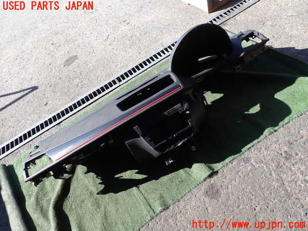 2UPJ-9235217505]ルノー・メガーヌ R.S.(ルノー・スポール)(DZF4R)ダッシュボード 中古_2