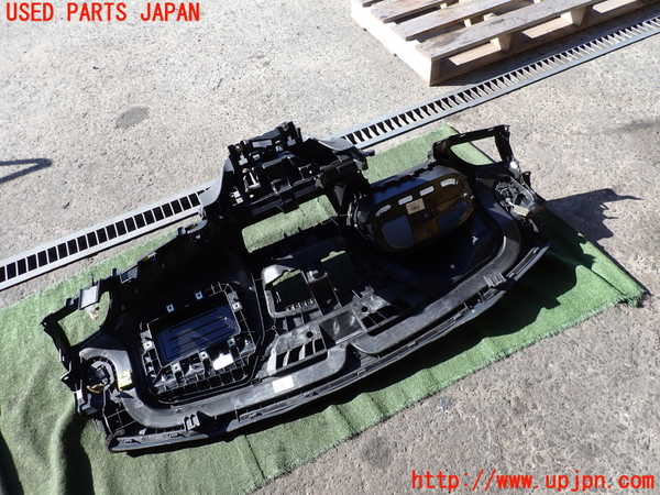 2UPJ-9235217505]ルノー・メガーヌ R.S.(ルノー・スポール)(DZF4R)ダッシュボード 中古_3