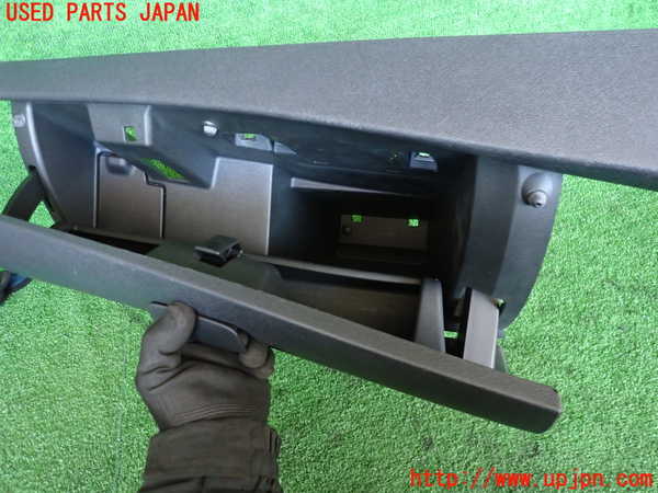 2UPJ-9235217516]ルノー・メガーヌ R.S.(ルノー・スポール)(DZF4R)グローブボックス1 中古_3