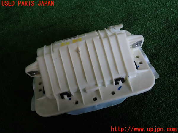 2UPJ-9235217870]ルノー・メガーヌ R.S.(ルノー・スポール)(DZF4R)助手席側エアバッグカバー 中古_3