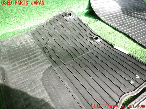 2UPJ-9235217800]ルノー・メガーヌ R.S.(ルノー・スポール)(DZF4R)フロアマット 中古_4
