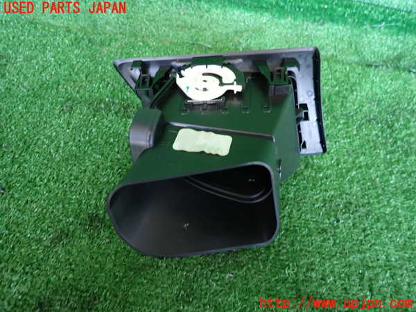 2UPJ-9235217527]ルノー・メガーヌ R.S.(ルノー・スポール)(DZF4R)エアコン吹き出し口2 (右) 中古_2