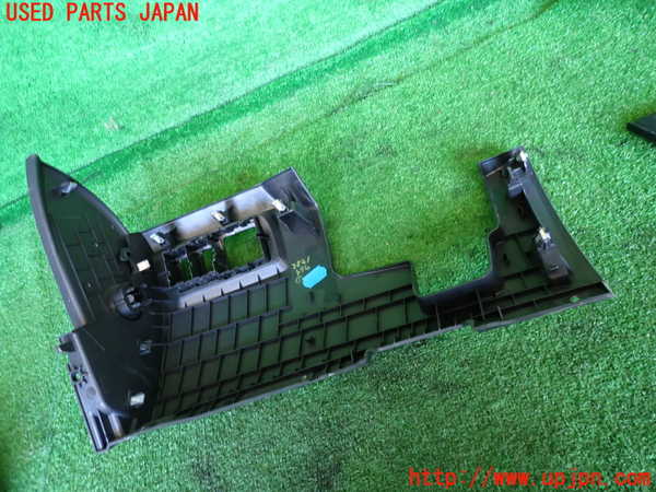 2UPJ-9235217691]ルノー・メガーヌ R.S.(ルノー・スポール)(DZF4R)内装トリム類1 中古_4