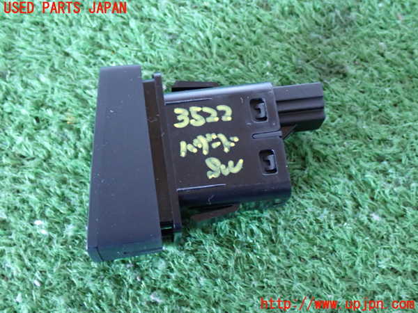 2UPJ-9235226290]CX-5(KF2P)ハザードスイッチ 中古_2