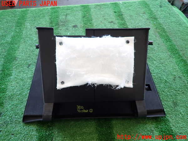 2UPJ-9235227516]CX-5(KF2P)グローブボックス1 中古_5