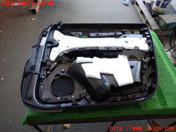 2UPJ-9235221264]CX-5(KF2P)左前ドア内張り 中古_5