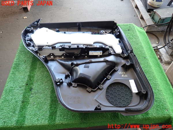 2UPJ-9235221294]CX-5(KF2P)右後ドア内張り 中古_4