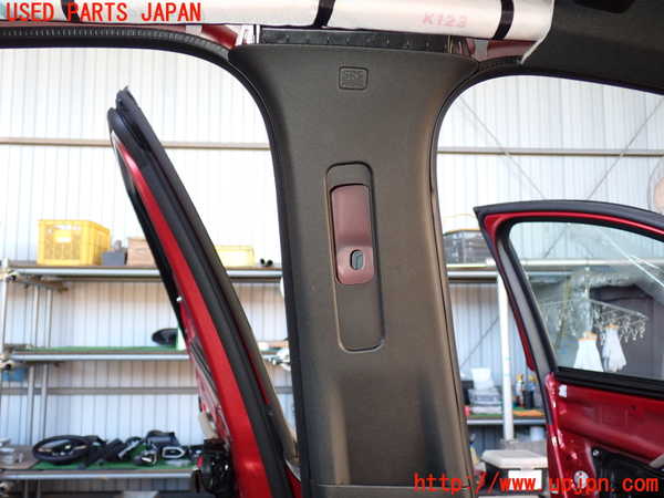 2UPJ-9235227670]CX-5(KF2P)左センターピラートリム (ジャンク品) 中古_2