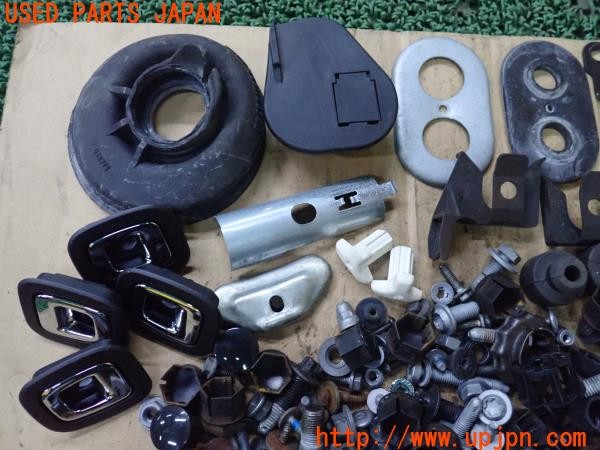 3UPJ=9235230720]プジョー RCZ(T7R5F02)前期 ネジ・ナット・ステー類 セット ジャンク_2