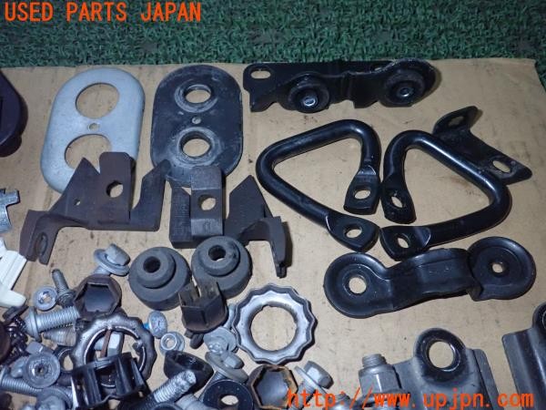 3UPJ=9235230720]プジョー RCZ(T7R5F02)前期 ネジ・ナット・ステー類 セット ジャンク_3
