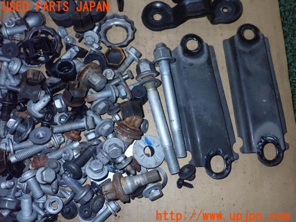 3UPJ=9235230720]プジョー RCZ(T7R5F02)前期 ネジ・ナット・ステー類 セット ジャンク_4