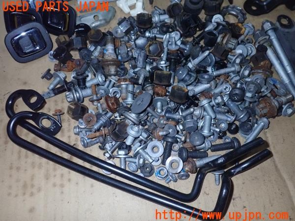 3UPJ=9235230720]プジョー RCZ(T7R5F02)前期 ネジ・ナット・ステー類 セット ジャンク_5
