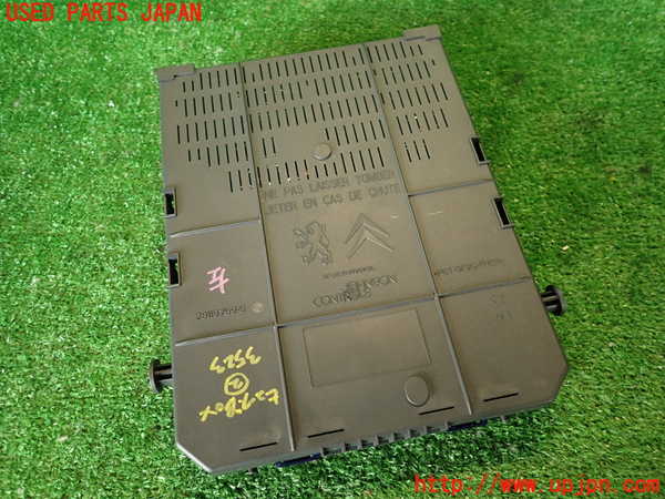 2UPJ-9235236742]プジョー・RCZ(T7R5F02)ヒューズボックス2 (室内助手席側) 中古_2