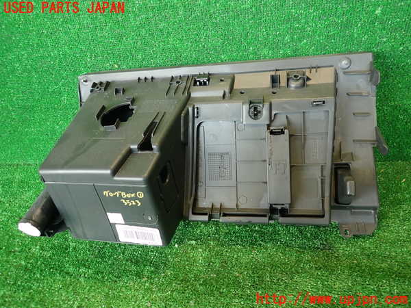 2UPJ-9235237516]プジョー・RCZ(T7R5F02)グローブボックス1 中古_5